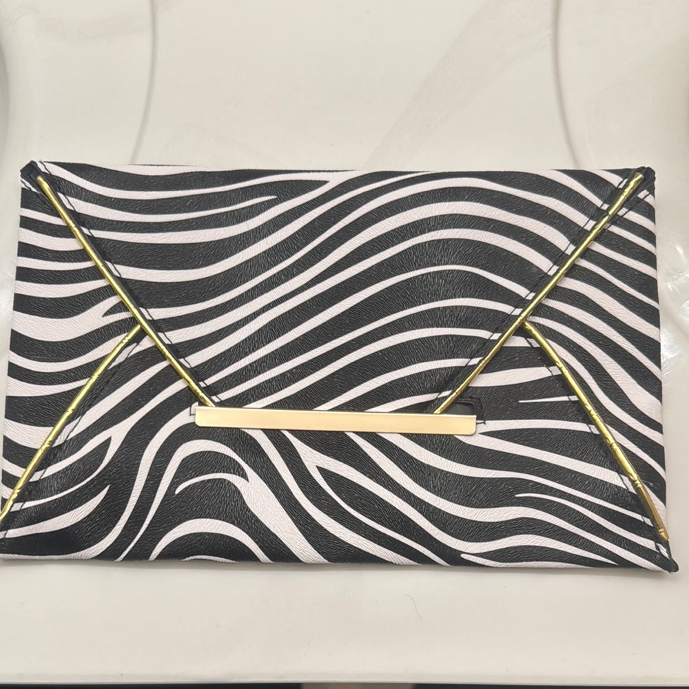 Stylish Black and White Clutch